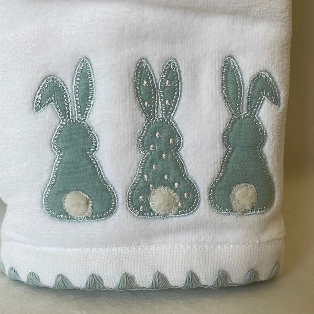 CARO Home, 100% Cotton White and Blue/Green Bunny Back Hand Towels, Set of 2